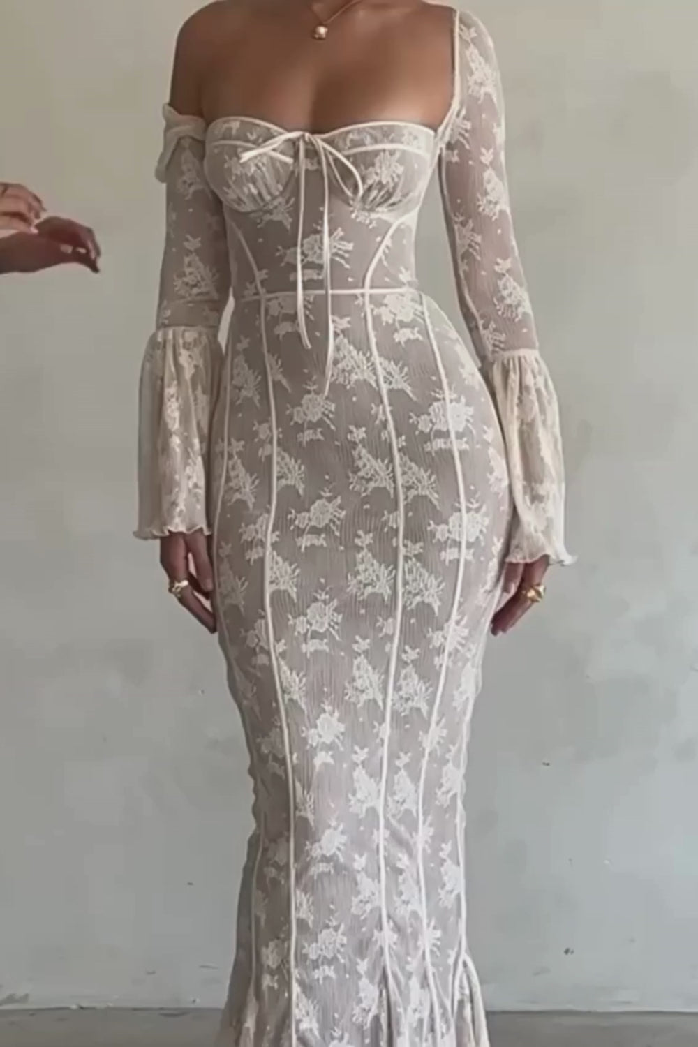 Long Sleeve Sweetheart Contrast Lace Maxi Dress